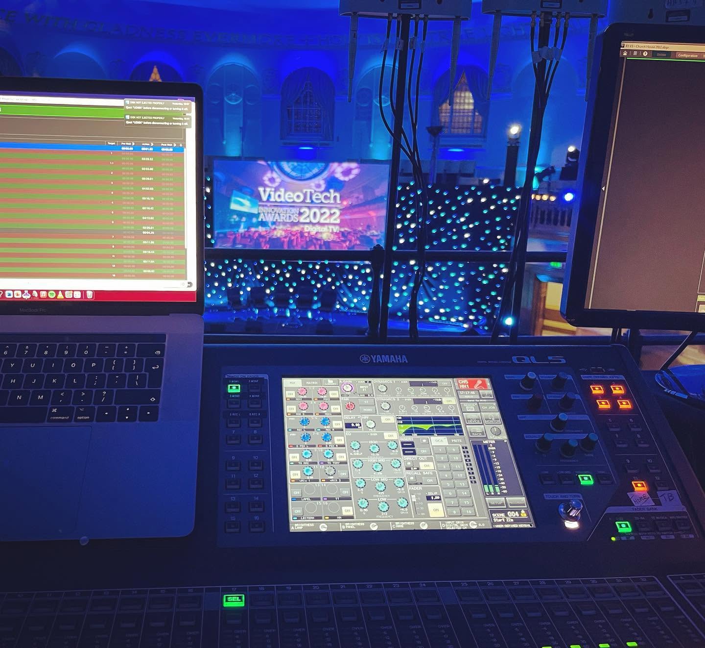 Yamaha QL5 and playback screens overlooking the VideoTech Innovation Awards 2022 stage